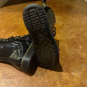 Dr M boots hardly used